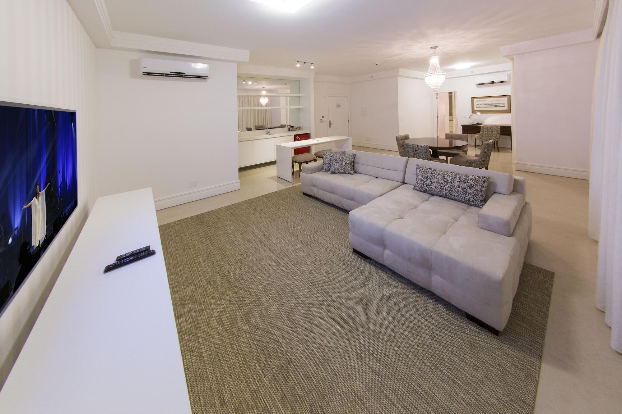 Hotel Mont Blanc Premium Ribeirão Preto Exterior foto A living room in a condominium