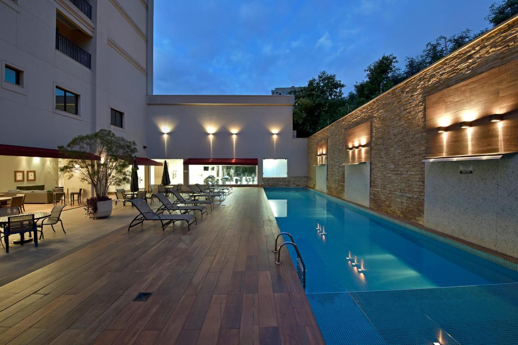 Hotel Mont Blanc Premium Ribeirão Preto Exterior foto The swimming pool at the hotel