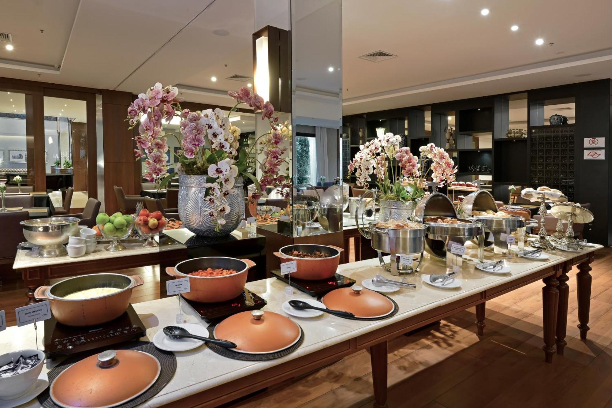 Hotel Mont Blanc Premium Ribeirão Preto Exterior foto The buffet at the hotel