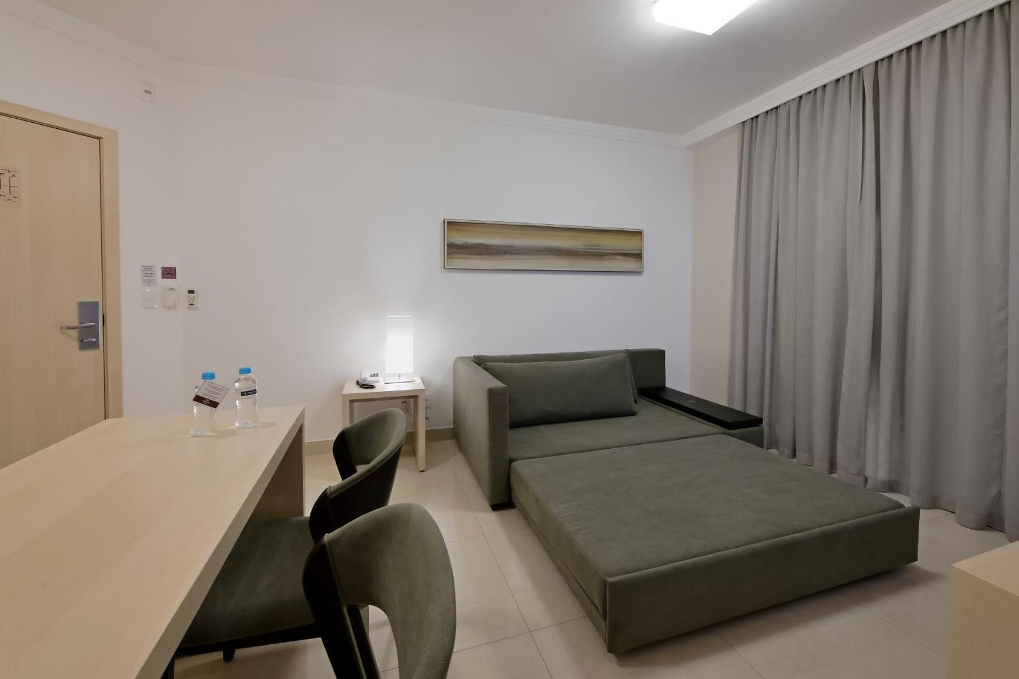 Hotel Mont Blanc Premium Ribeirão Preto Habitación foto A sofa bed