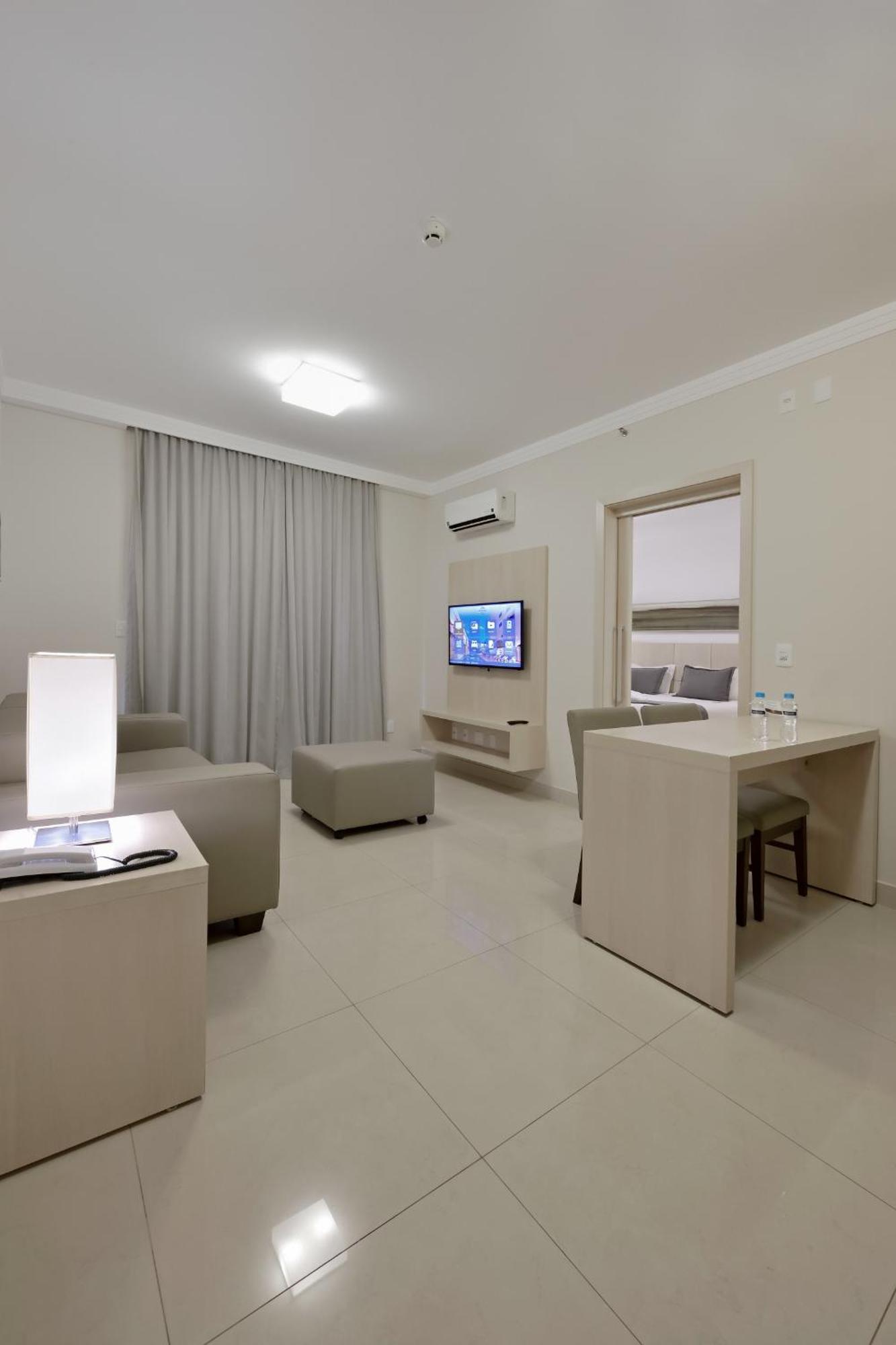 Hotel Mont Blanc Premium Ribeirão Preto Habitación foto A room at the hotel